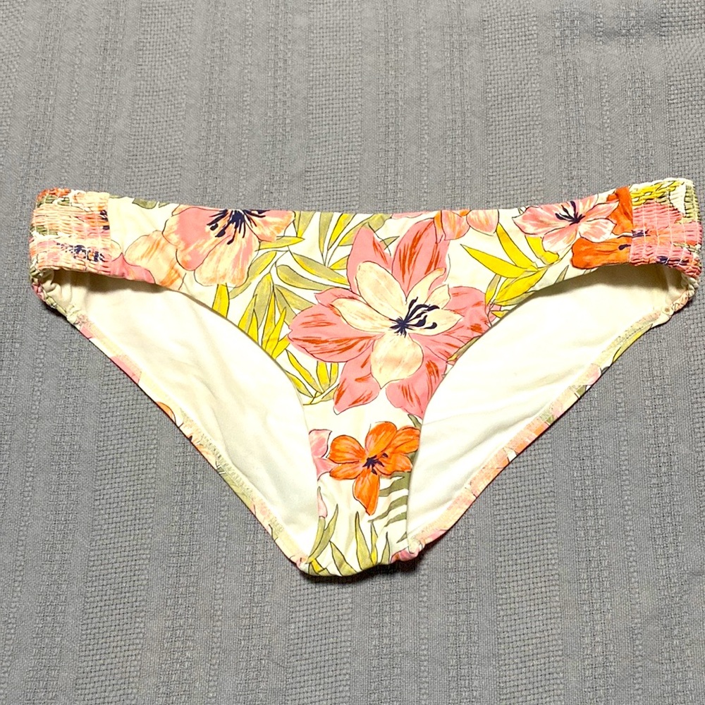Billabong bikini bottoms. Sz S.